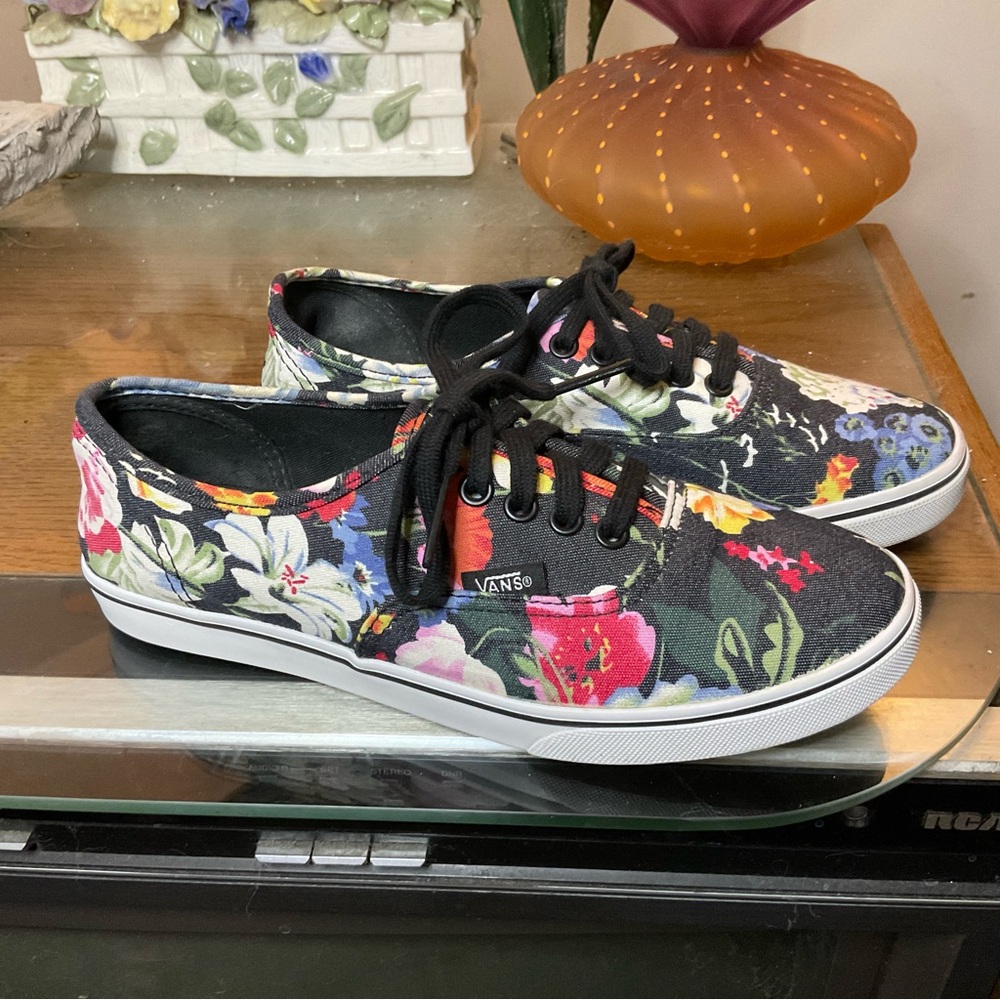 VANS WOMENS AUTHENTIC LOW PRO FLORAL SNEAKERS 5.5